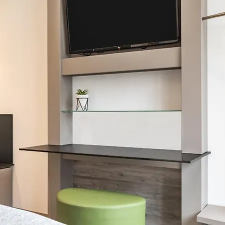מלון Garner By Ihg 4*