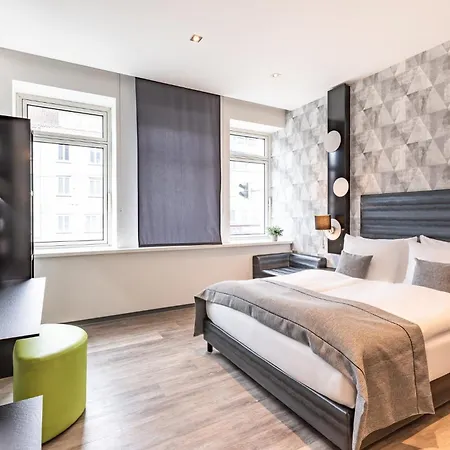 מלון Garner By Ihg 4*