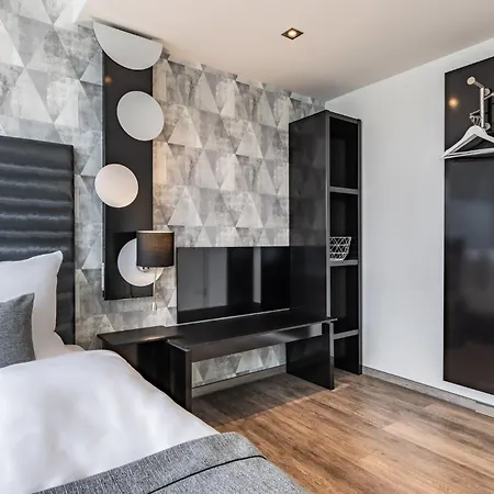 Garner By Ihg מלון