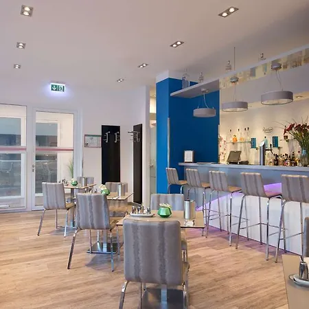 מלון Garner By Ihg 4*