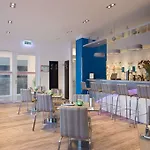 Отель Garner By Ihg 4*
