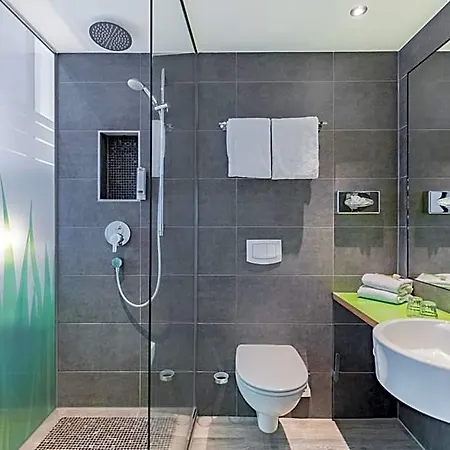 Garner By Ihg Hotel 4*