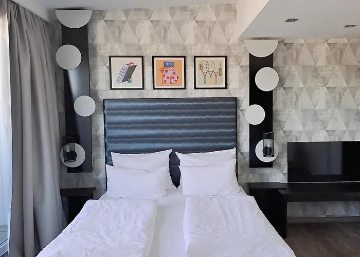 Garner By Ihg Hotel 4*